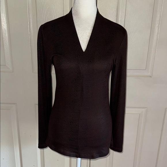 Alembika Essential Slinky V Neck Top In Sepia - Picture 3 of 9